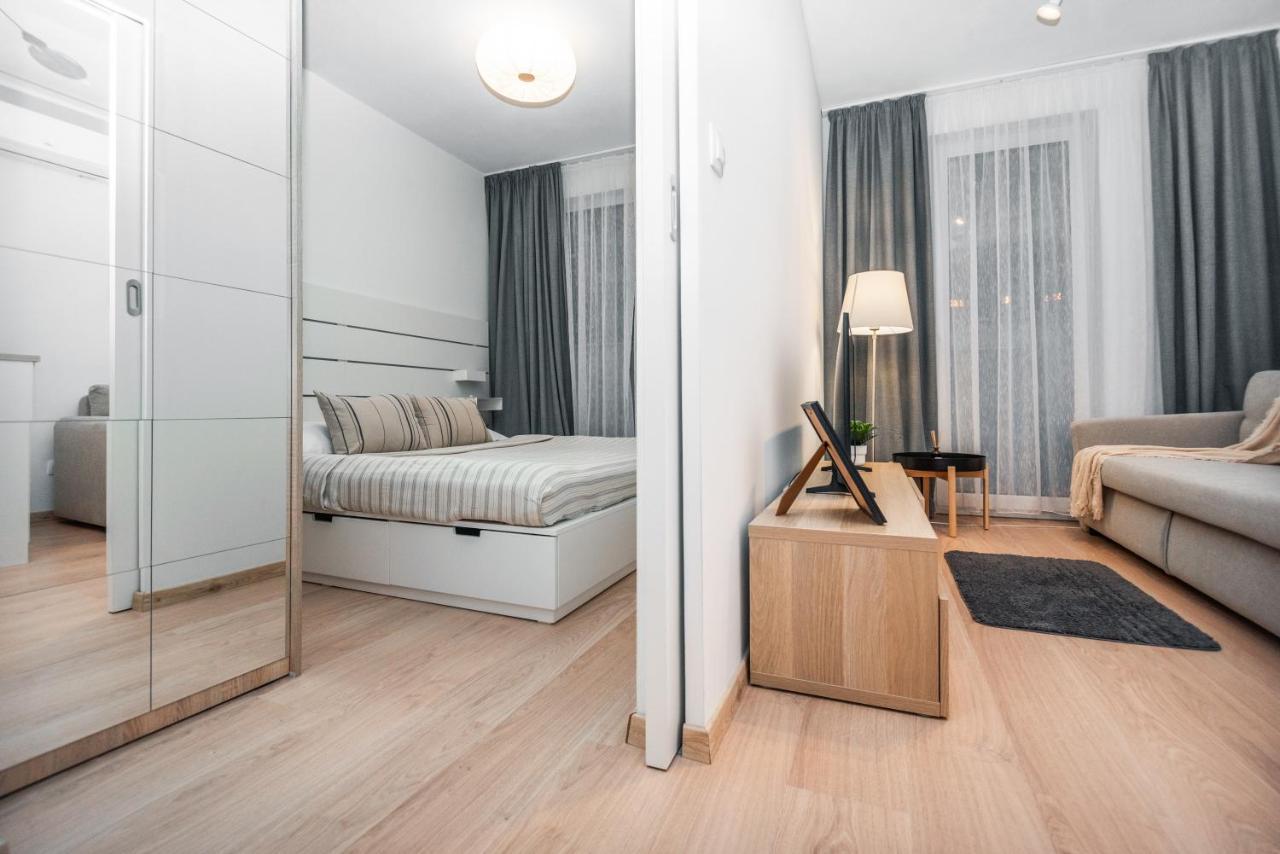 City Center Apartment - Modern & Elegant บราติสลาวา ภายนอก รูปภาพ