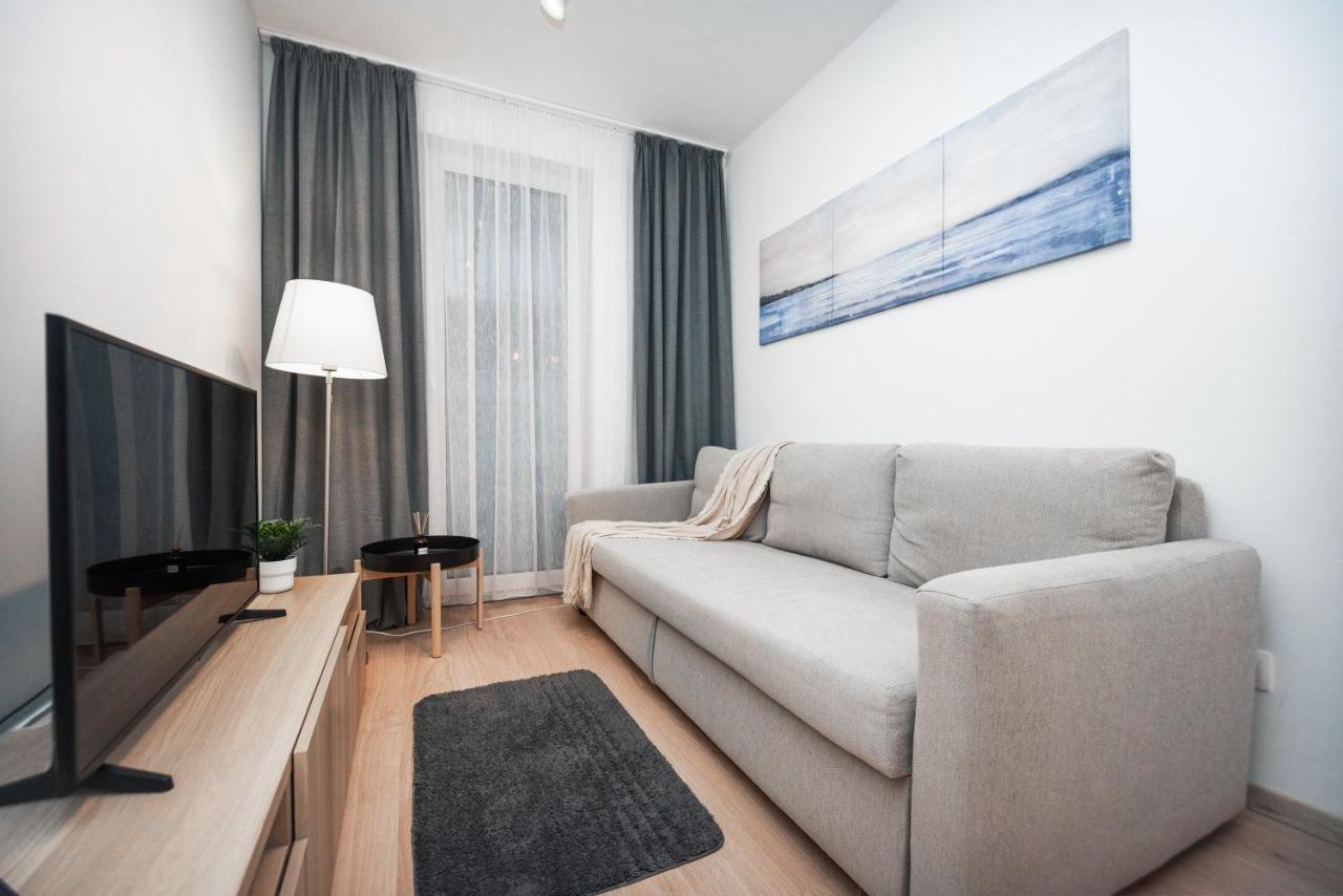 City Center Apartment - Modern & Elegant บราติสลาวา ภายนอก รูปภาพ